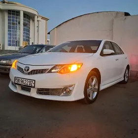Toyota Camry 2012
