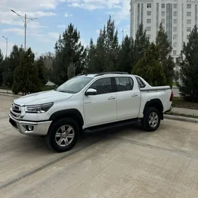Toyota Hilux 2024