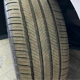 Michelin  265/40 R22