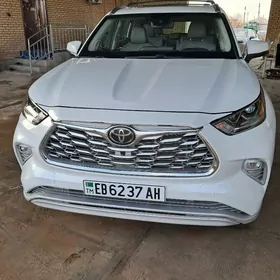 Toyota Highlander 2020