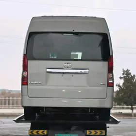 Toyota Hiace 2025