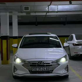 Hyundai Elantra 2019