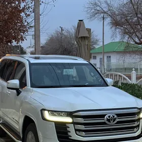 Toyota Land Cruiser 2025