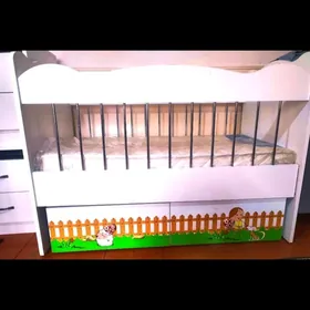 Детская кроватка