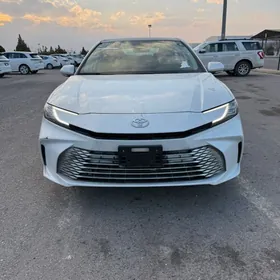 Toyota Camry 2025