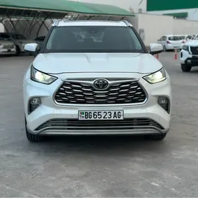 Toyota Highlander 2020