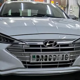 Hyundai Elantra 2019