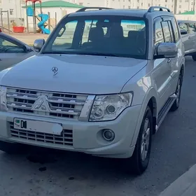 Mitsubishi Pajero 2014