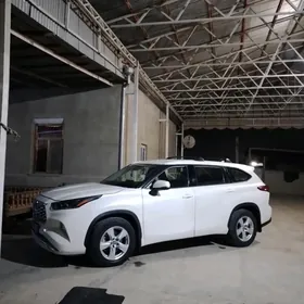 Toyota Highlander 2021