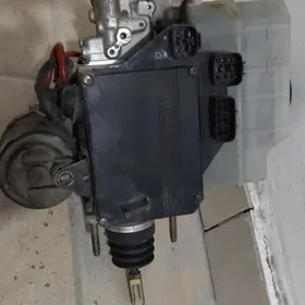 Land cruiser tormoznoý