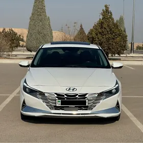 Hyundai Elantra 2022