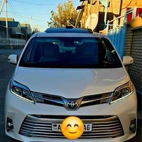 Toyota Sienna 2019