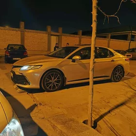 Toyota Camry 2018