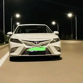 Toyota Camry 2018