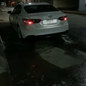 Toyota Camry 2018