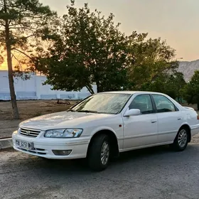 Toyota Camry 2000