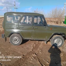 UAZ 469 2005