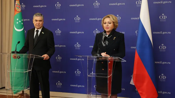 Gurbanguly Berdimuhamedow Walentina Matwiýenko bilen 2025-nji ýylyň jemini jemlediler we geljek ýylyň çärelerini maslahatlaşdylar