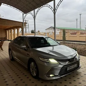 Toyota Camry 2018