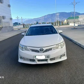 Toyota Camry 2014