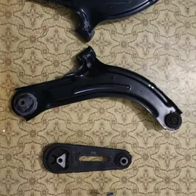 Nissan Tiida zapjastlary