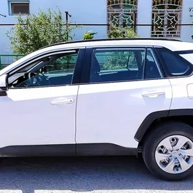 Toyota RAV4 2021