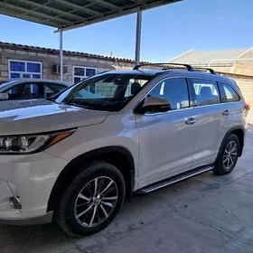Toyota Highlander 2019