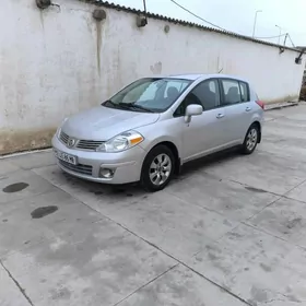 Nissan Versa 2012