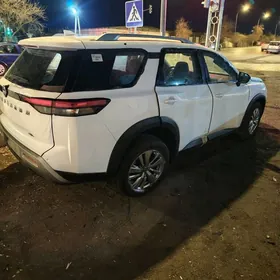 Nissan Pathfinder 2025