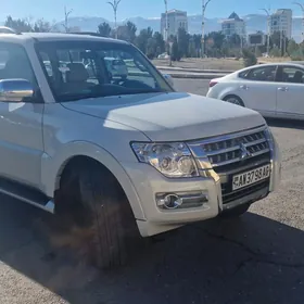 Mitsubishi Pajero 2019