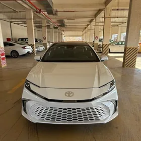 Toyota Camry 2025
