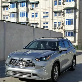 Toyota Highlander 2022