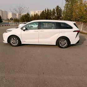 Toyota Sienna 2021