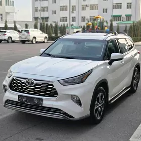 Toyota Highlander 2020