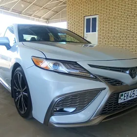 Toyota Camry 2020