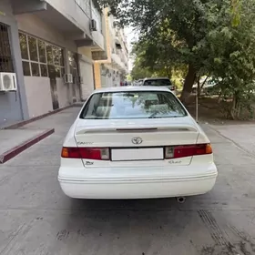Toyota Camry 2001