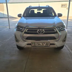 Toyota Hilux 2023