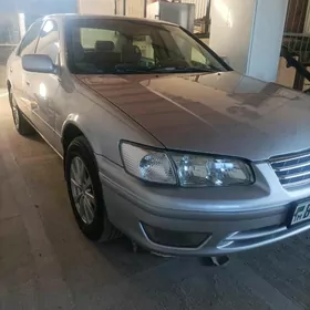 Toyota Camry 2001