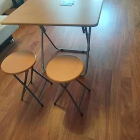 ,столик и 2 таб.