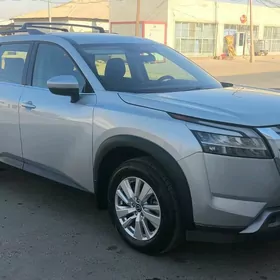 Nissan Pathfinder 2021