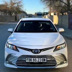 Toyota Camry 2021