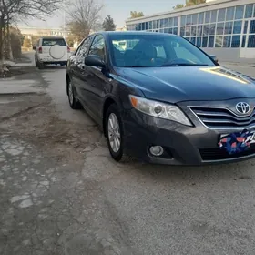 Toyota Camry 2011