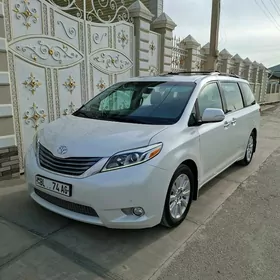 Toyota Sienna 2016