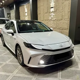 Toyota Camry 2025