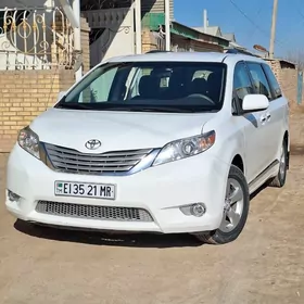 Toyota Sienna 2013