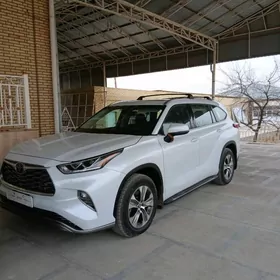 Toyota Highlander 2020