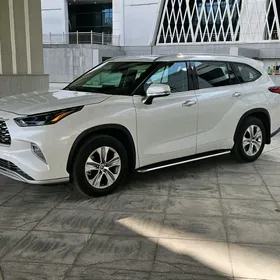 Toyota Highlander 2022
