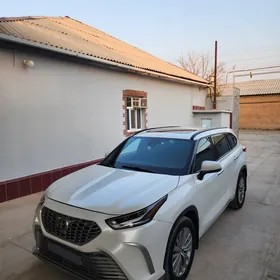 Toyota Highlander 2022