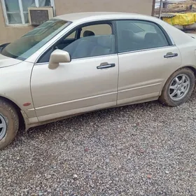 Mitsubishi Diamante 1995