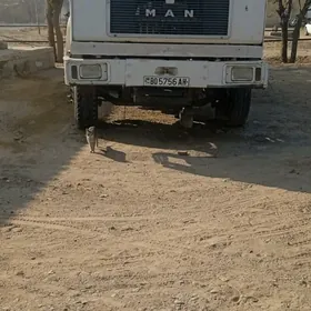 Man L2000 1986